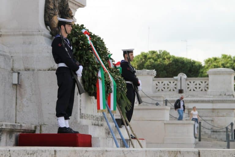 Italy, Rome – guardsman, Nov.2013 (Rome)