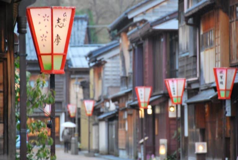 Rainy Higashi Chaya District