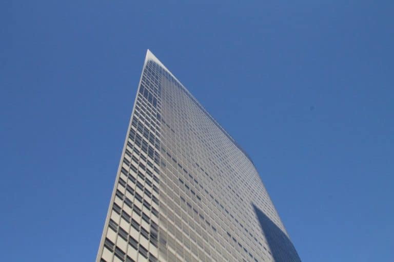 日本、東京－空に刃 2012年12月 (東京)