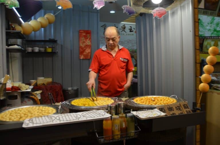 Jiufen – food shop, May 2015
