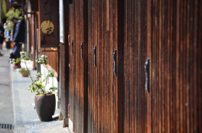 Higashiyama – porte di legno, Mar.2016 (Kanazawa)