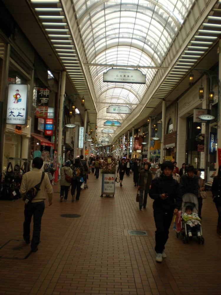 Japan, Kobe – shopping area, apr. 2013