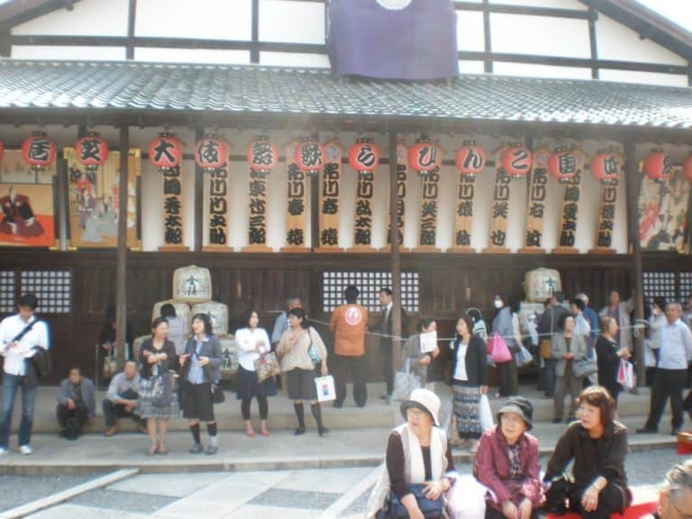 Giappone, Kotohira – esterno del teatro, aprile 2013