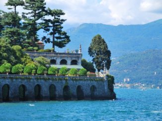 Italia, Lago Maggiore – barche blu, agosto 2013
