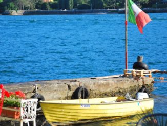 イタリア、マッジョーレ湖－青い舟 2013年8月