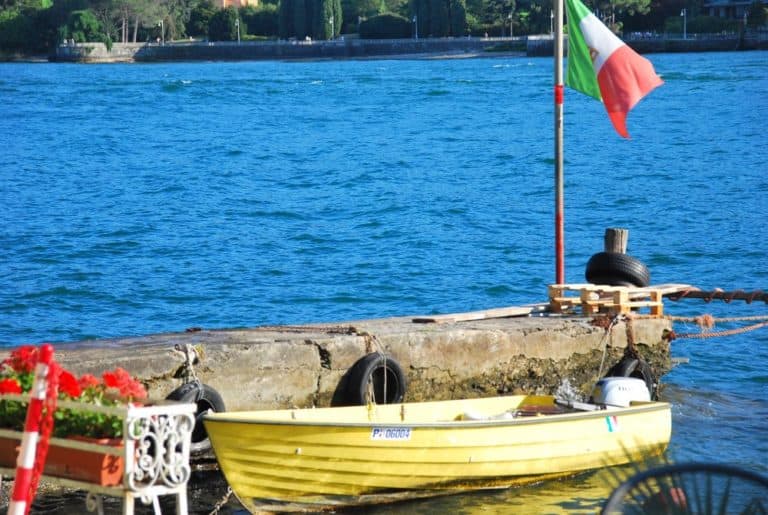 Italia, Lago Maggiore, isola Bella – barca gialla, agosto 2013 (Piemonte)