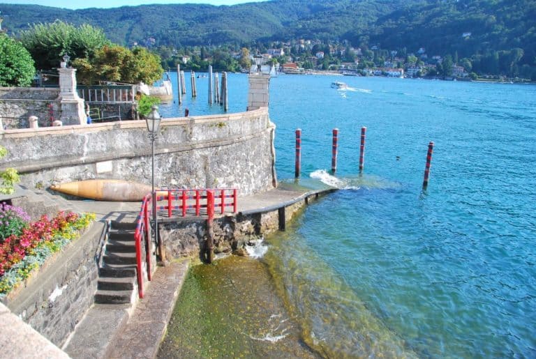 Italia, Lago Maggiore, Isola Bella – bordo dell’acqua, agosto 2013 (Piemonte)