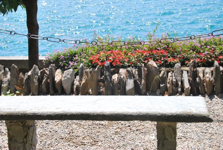 Italia, Lago Maggiore, Isola Madre – panchina, agosto 2013 (Piemonte)