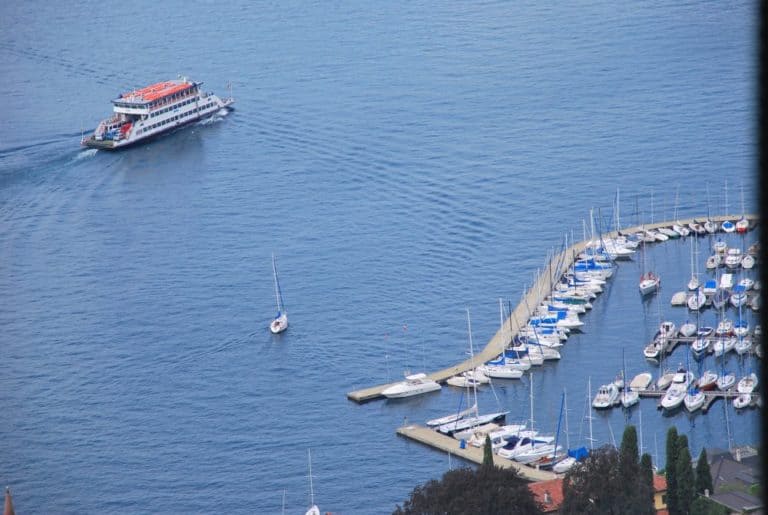 Italia, Lago Maggiore, Laveno – porto e barca, agosto 2013 (Piemonte)