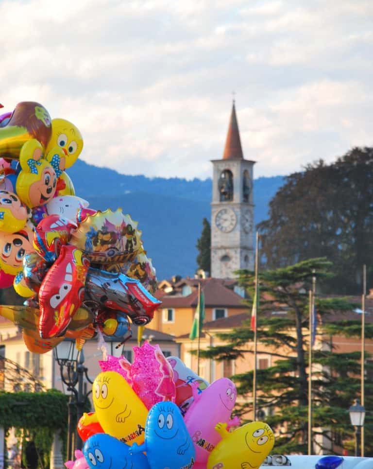 Italia, Lago Maggiore, Laveno – palloncini, agosto 2013 (Piemonte)