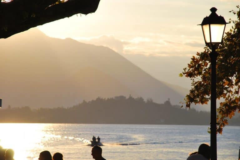Italia, Lago Maggiore, Laveno – lago di sera, agosto 2013 (Piemonte)
