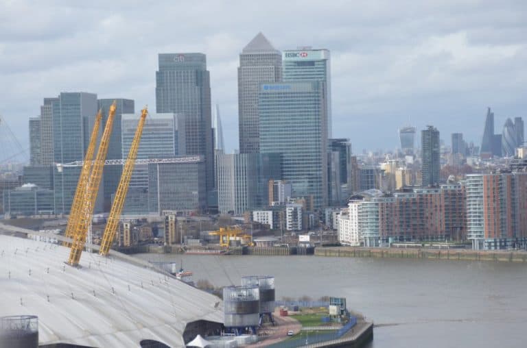 イングランド、ロンドン、エミレーツ－景色 2014年3月 (ロンドン)