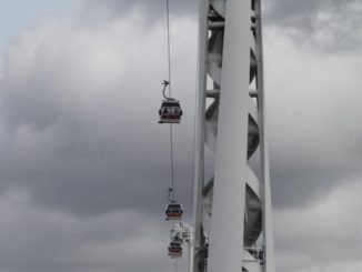 Inghilterra, Londra, O2  – due palazzi, mar.2014