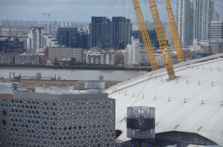 イングランド、ロンドン、エミレーツ－別の景色 2014年3月 (ロンドン)