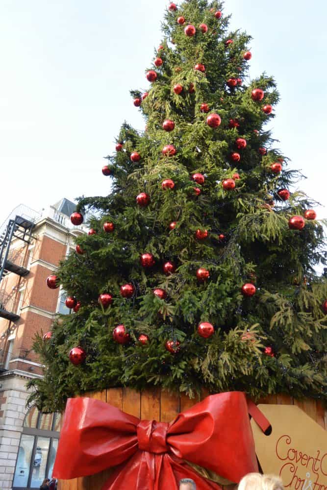 England, London – X’mas tree, Dec.2013 (Londres)