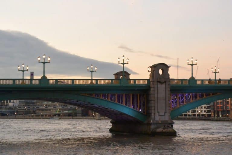 イングランド、ロンドン－橋 2013年12月 (ロンドン)