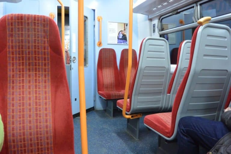 イングランド、ロンドン－電車の中 2013年12月 (ロンドン)