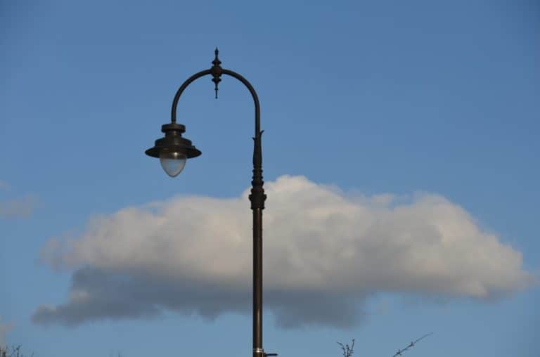 イングランド、ロンドン－街灯と雲 2014年2月 (ロンドン)