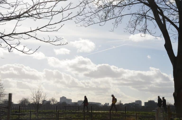 イングランド、ロンドン－空と人々 2014年2月 (ロンドン)