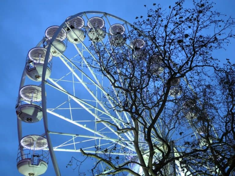 Leicester Sq. – Ferris wheel and trees, Nov.2015 (London)