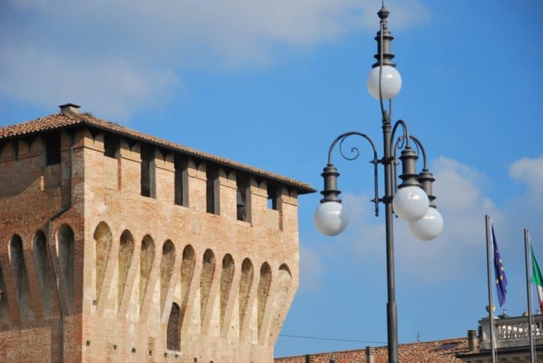 Lugo – lamp and fortress, Feb.2015 (Emilia-Romaña)