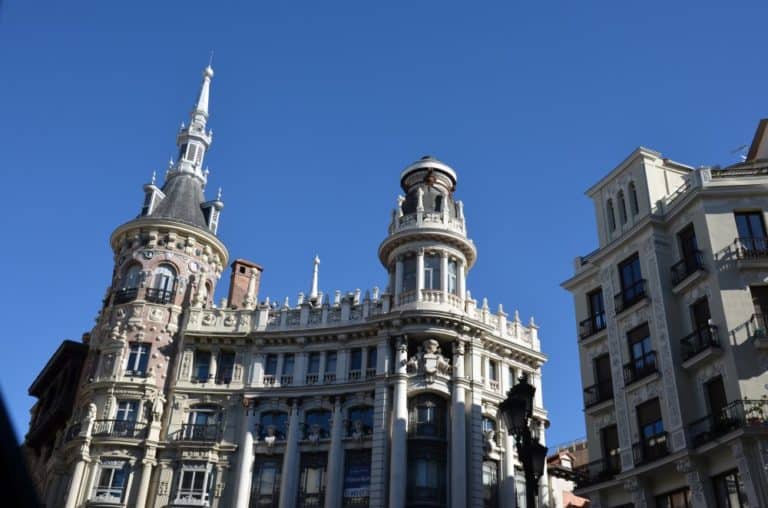 Spagna, Madrid – palazzo decorato, mar. 2014 (Madrid)