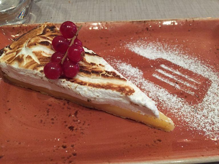Madrid, Meza3 restaurant – meringue cake, Jan.2018 (Madrid)