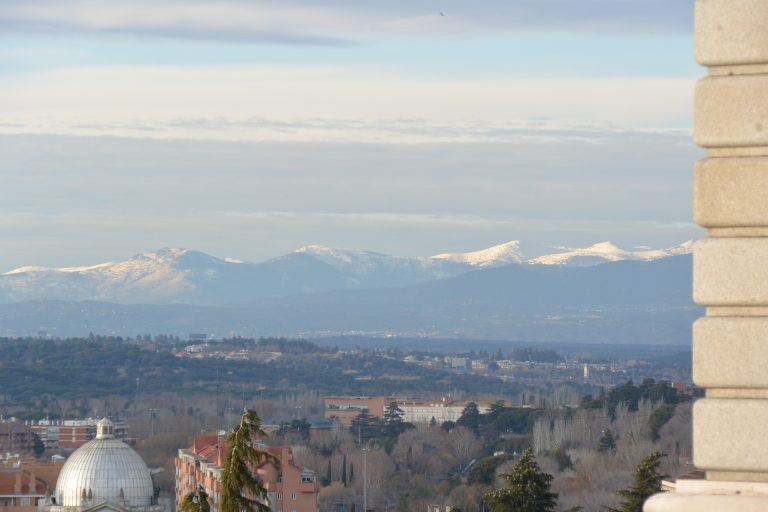 Madrid, Royal Palace – mountain view, Jan.2018 (Madrid)