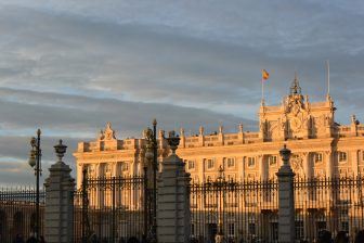 royal-palace-madrid-luce-tramonto-madrid