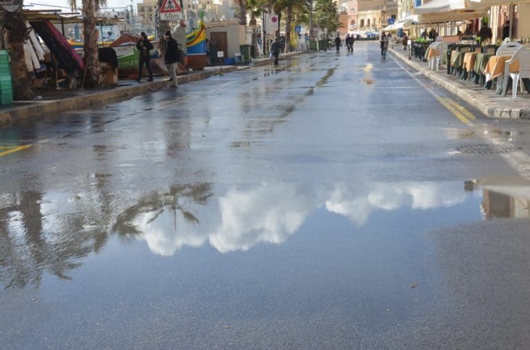 Malta, Marsa Scirocco – nuvole sulla strada, febbraio 2013