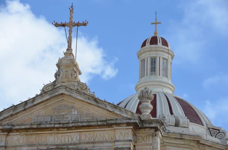 Malta, Mdina – cross, Feb. 2013 (Mdia)