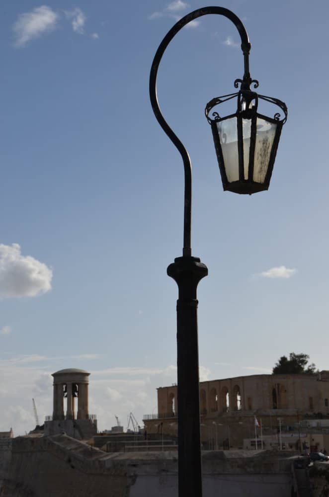 Malta, Valletta – lamp, Feb.2013 (Valletta)
