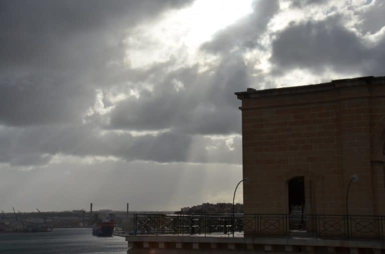 Malta, Valleta – light, Feb.2013 (Valletta)