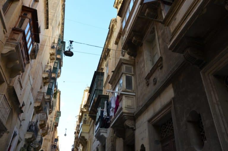 Malta, Valleta – looking up, Feb.2013 (Valletta)