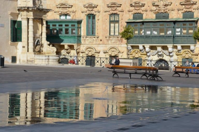 Malta, Valleta – reflections, Feb.2013 (Valletta)