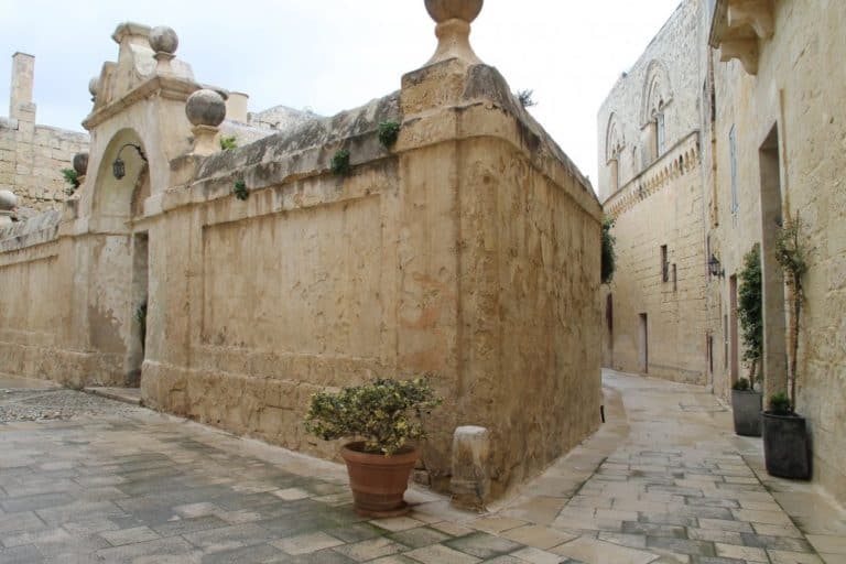 Malta, Mdina – two streets, Feb. 2013 (Mdia)