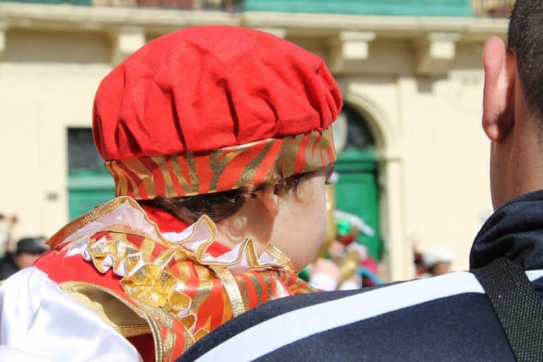 Malta, Marsaxlokk – red hat, Feb. 2013
