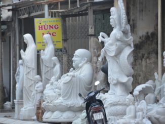 ベトナム、ダナン―パゴダと灯篭 2015年1月