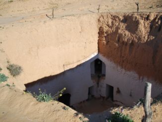 チュニジア－ローマ時代の水道跡 2008年12月