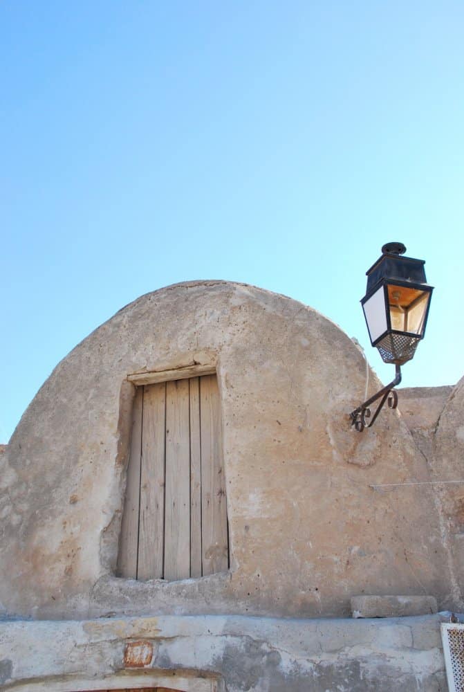 Tunisia, Medenine – lamp, Dec.2008 (Medenine)