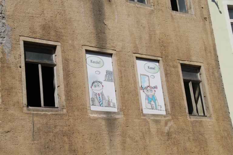town – pictures on windows, Aug.2015 (Meissen)