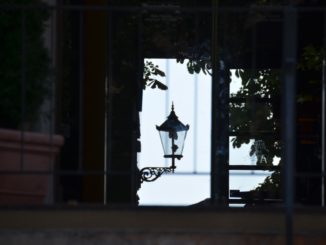 町－窓の絵 2015年8月