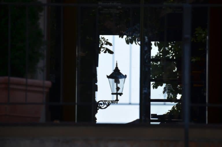 town – lamp in window, Aug.2015 (Meissen)