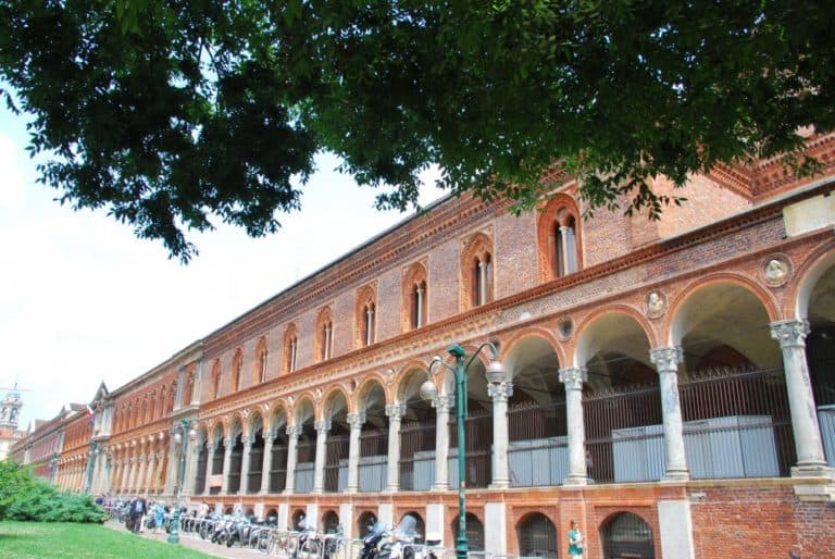 Italy, Milan – long building, June 2014 (Milan)