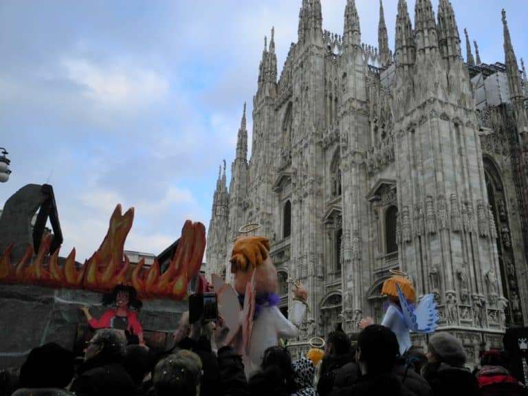 carnival – float and Duomo, Feb.2016 (Milan)