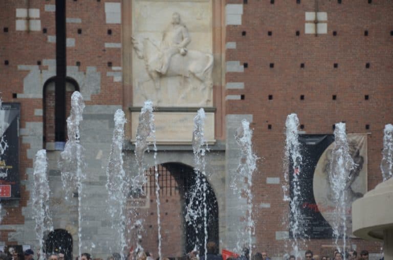 Sforza Castle – fountain, Oct.2015 (Milan)