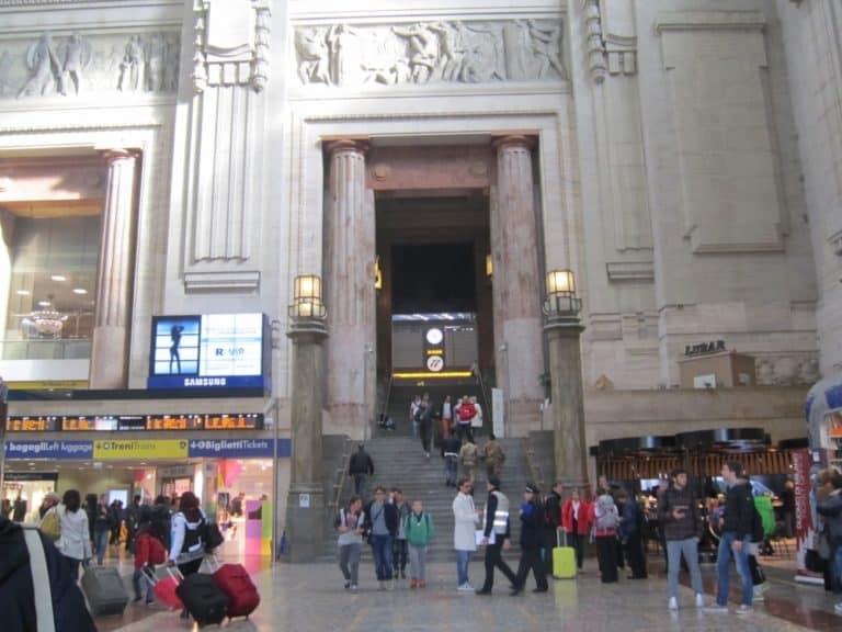 station – people, Oct.2015 (Milan)