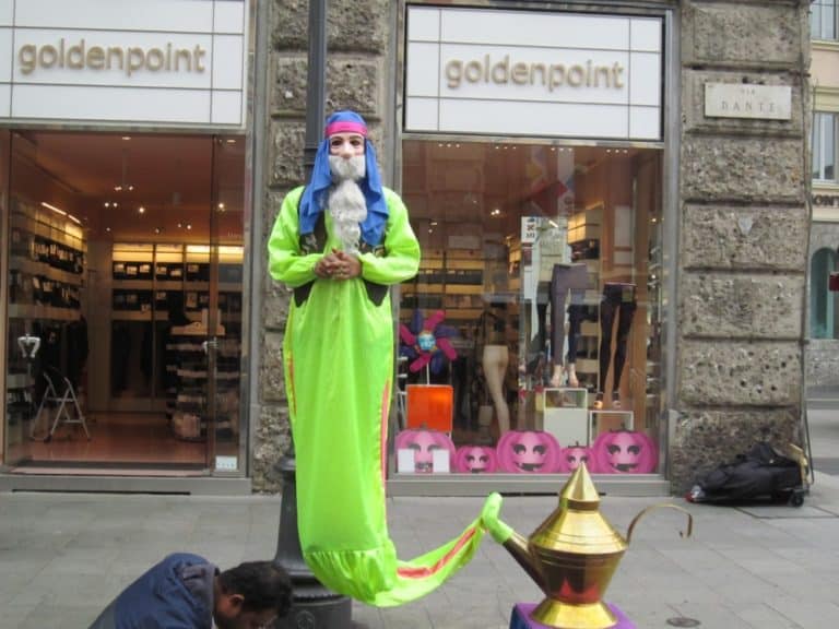 town – street perfprmance, Oct.2015 (Milan)