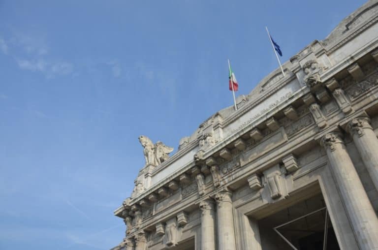 station – blue sky, Oct.2015 (Milan)