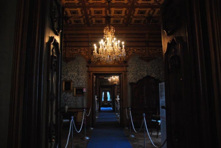 Italy, Miramare – chandelier, Feb. 2014 (Trieste)